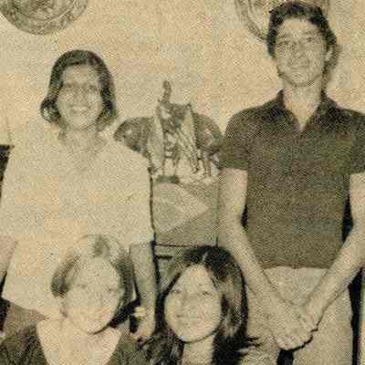 Newspaper clipping, photo of Esther Costello, Napaporn Duangratanatrai, Angela Costa, and Sergio Ornales, 1971