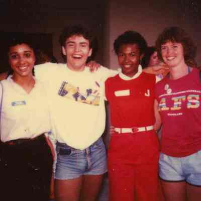 Photograph of 2 unidentified students, Janette, and Jackie Baine at Fondue Gallery, Jun 1984
