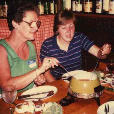 Photograph of Ann Glovier and Kathy Serman at Fondue Gallery, Jun 1984