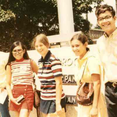 Photograph of unidentified students, Nov 1970
