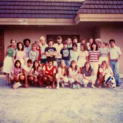 Photograph of Ann Glovier and AFS students at Fondue Gallery in Ocean City, Jun 1984