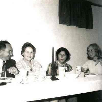 Photograph of Eloise Cropper, Sidney Cropper, Mrs. David Hancock, Ghada Yashar, Daisey Hancock at AFS chapter dinner, Sep 1975