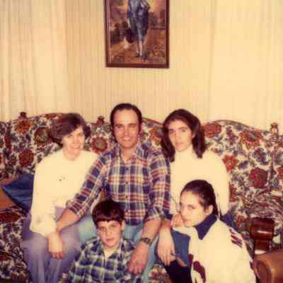 Photograph of Scarborough family, Mom, Dad, Laurel, Danny, Hope