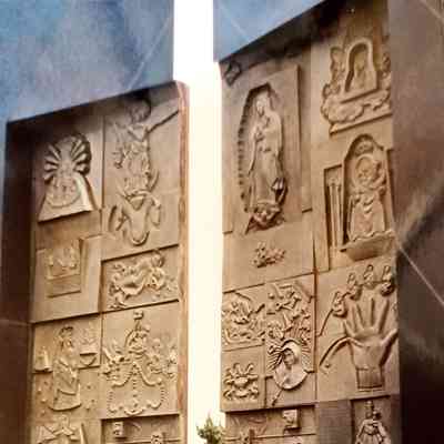 Cathedral Doors, Ride & Show Engineering