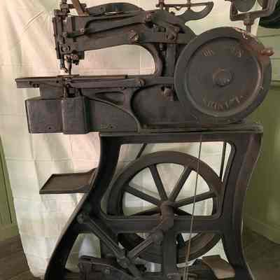 Landis-St. Louis, MO Harness Sewing Machine