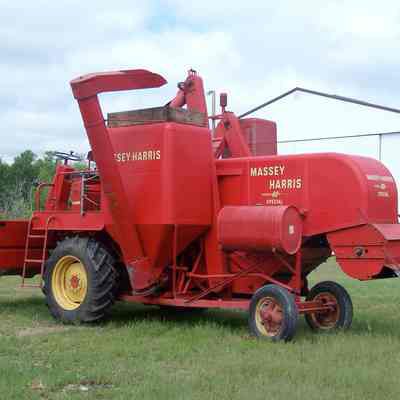 Combine; Massey Harris 80 Special