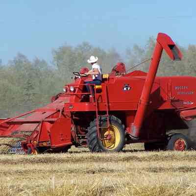 Combine, Massey Harris 92 Super