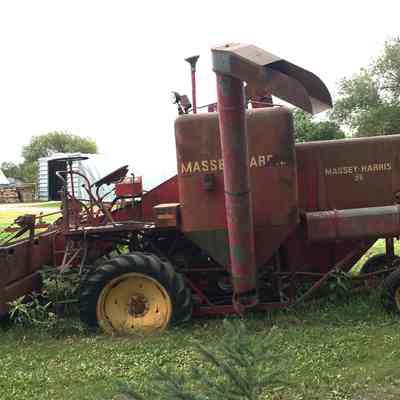 Combine; Massey Harris 26 Super
