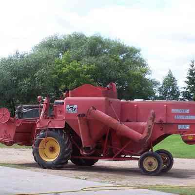 Combine; Massey Ferguson 72