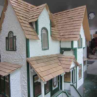 1950s Era Dollhouse with Furniture