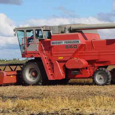 Combine; Massey Ferguson 860