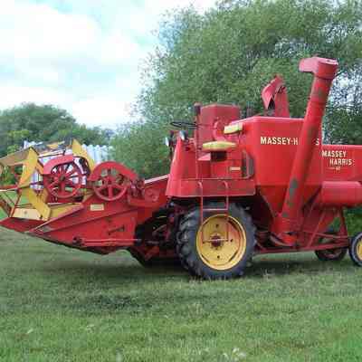 Combine; Massey Harris 60 Special