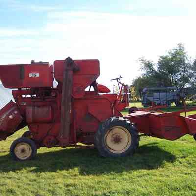 Combine; Massey 35