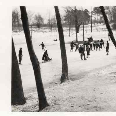 P76-162 Black Hills Skating Pond at Main Street and Washington Boulevard