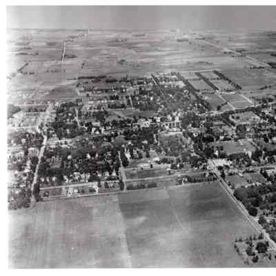 P89-4 1926 Aerial Photo of Lombard