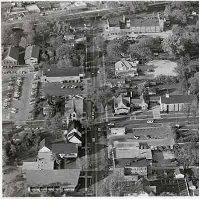 P90-57 1970s Aerial View of Main and Maple Streets