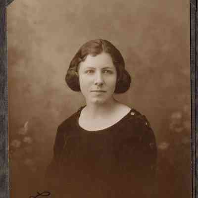Handwritten caption on back reads "Ragna Ipold(sp) O'Neill." Handwritten caption on photo reads "Lovingly, R.m.W.": 2024.III.I.3.005