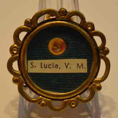 Lucy, V, M