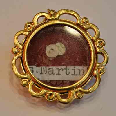 Martin, M