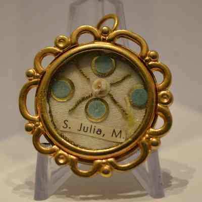 Julia, M