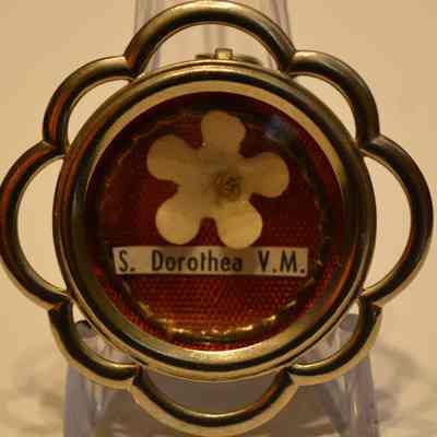 Dorothy, V, M