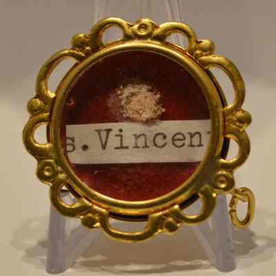Vincent, M