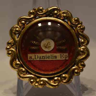 Daniel, E, M