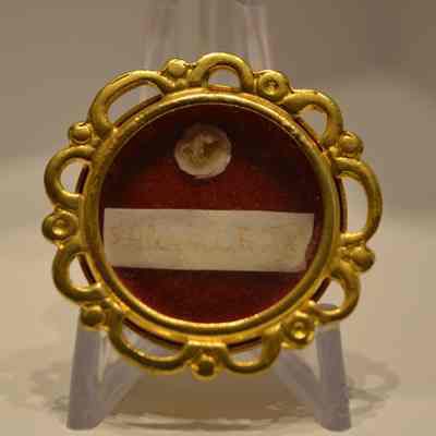 Louis IX, R