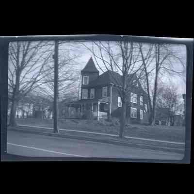 124 West Putnam Avenue Negative