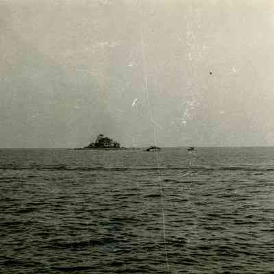 Wee Captain's Island J