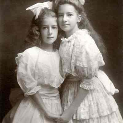 Ross Sisters