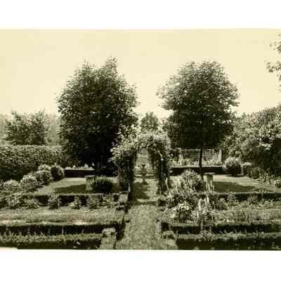 The Orchards Round Hill Road P