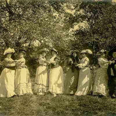 Daughters of the American Revolution Members