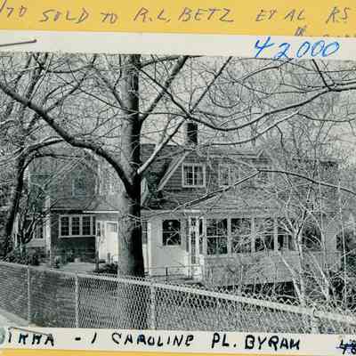 1 Caroline Place