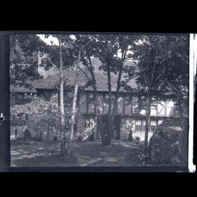 Residence Knollwood Drive Negative C