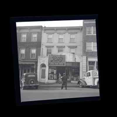 26 Greenwich Avenue Negative
