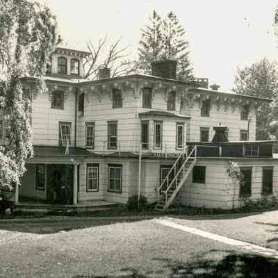Homestead Inn D