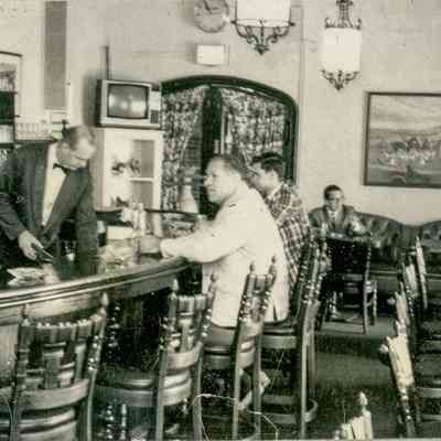 Pickwick Arms Cocktail Lounge A