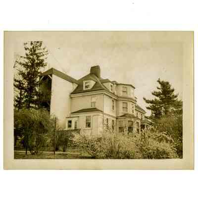 140 Field Point Road C