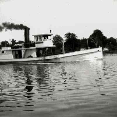 Oyster Boat in the Mianus River