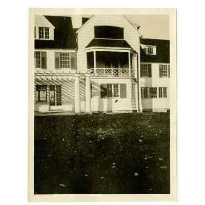 Simmons Estate Lake Avenue H