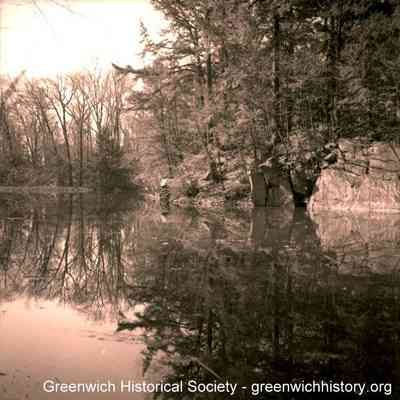 Oneida Drive, Mirror Lake A