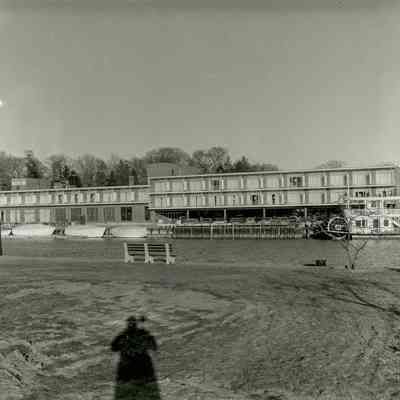 Showboat Motor Inn C