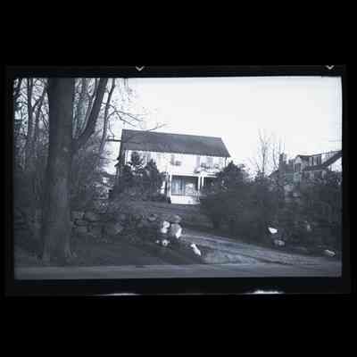271 Lake Avenue Negative