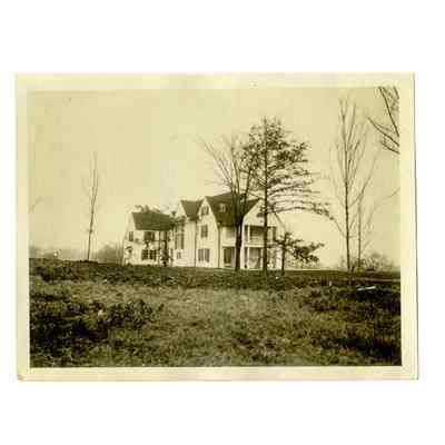 Simmons Estate Lake Avenue J