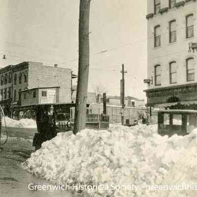 Start of Construction Putnam Trust Company Building