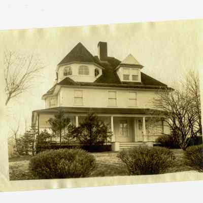 24 Field Point Road