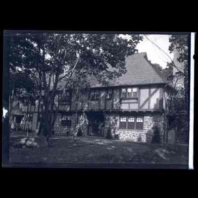 Residence Knollwood Drive Negative B
