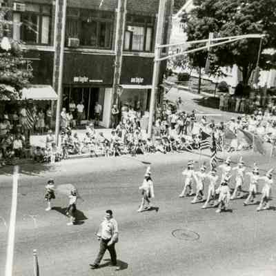Parade F