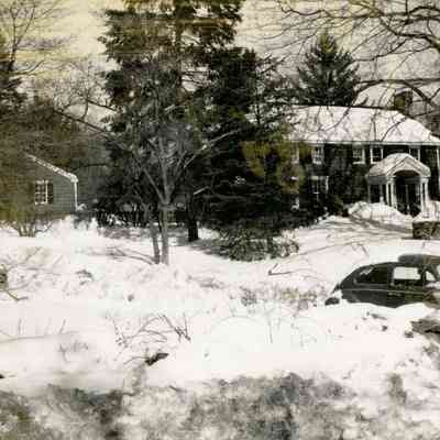Snowy House